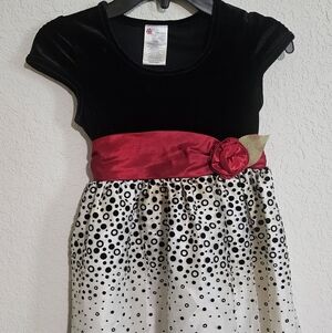 📣 Holiday Editions Lil Girl's 👧🏼 Party / Formal Occasion Dress 👗 Size 4/5 😍